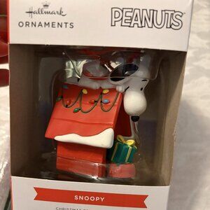 Hallmark Snoopy Christmas Ornament New